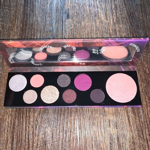 MAC Raver Girls Eyeshadow & Highlighter Palette - Picture 6 of 6